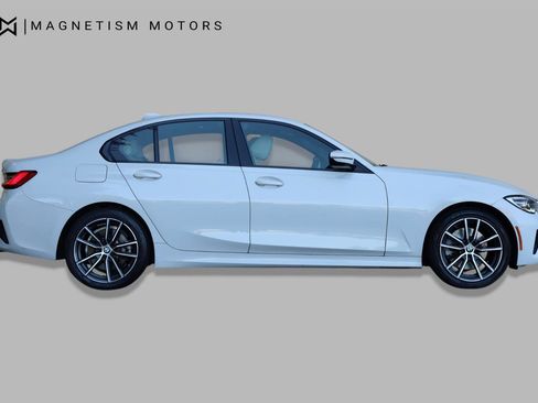 Used 2022 BMW 330i Sedan w/ Driving Assistance Package RWD image 3