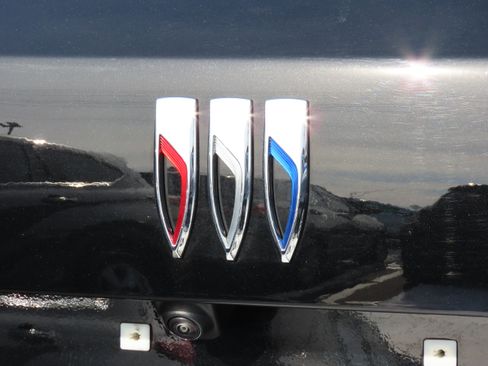 Used 2025 Buick Envision Preferred image 17