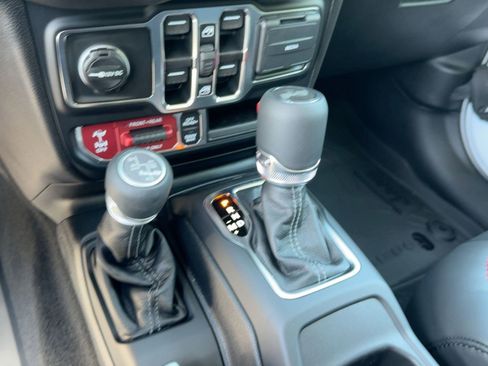 New 2025 Jeep Wrangler Unlimited Rubicon image 15