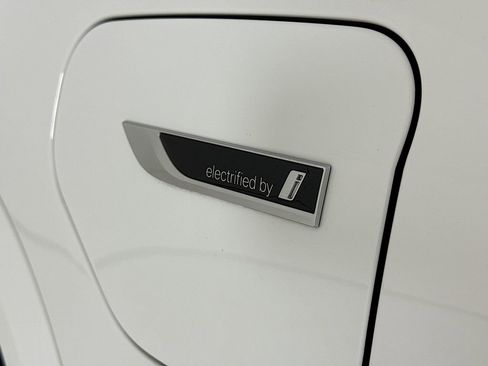 Used 2023 BMW X5 xDrive45e w/ M Sport Package image 27