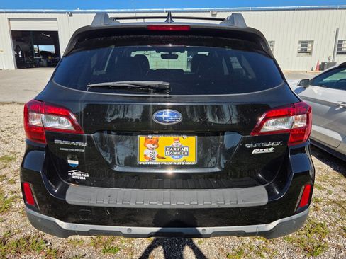 Used 2017 Subaru Outback 2.5i Limited AWD/4WD image 5
