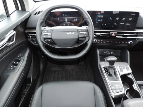 Used 2026 Kia Sportage EX image 11