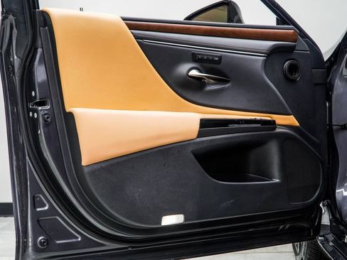 Used 2025 Lexus ES 350 w/ Premium Package image 30