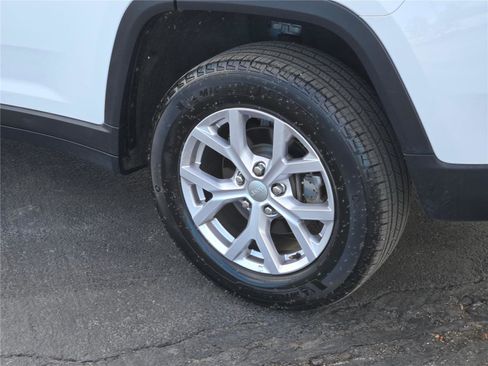 Certified 2022 Jeep Grand Cherokee Limited image 18