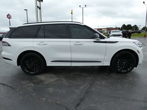 Used 2024 Lincoln Aviator Reserve w/ Equipment Group 201A AWD/4WD image 4