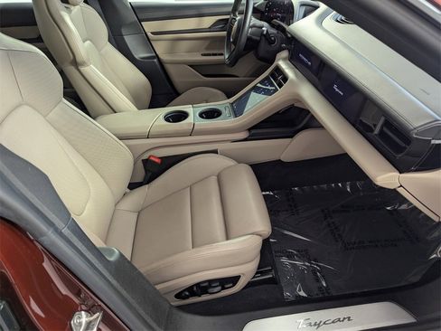 Used 2022 Porsche Taycan image 29