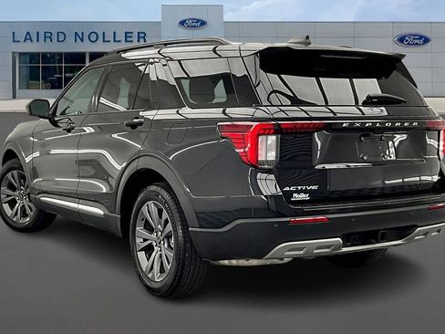 New 2025 Ford Explorer Active w/ Active Comfort Package image 3