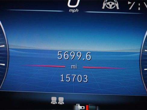 Used 2025 Mercedes-Benz GLS 450 4MATIC image 37