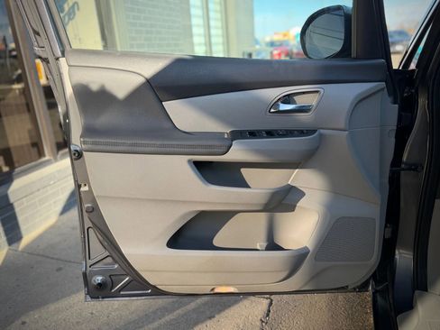 Used 2016 Honda Odyssey SE image 7