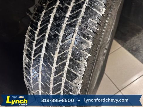 Used 2025 Chevrolet Traverse LT image 30