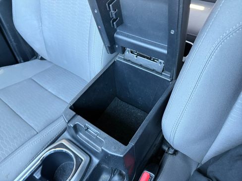 Used 2018 Toyota Tacoma SR5 RWD image 22