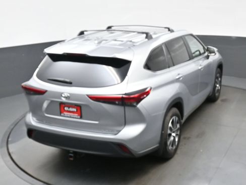 Used 2023 Toyota Highlander XLE AWD/4WD image 43