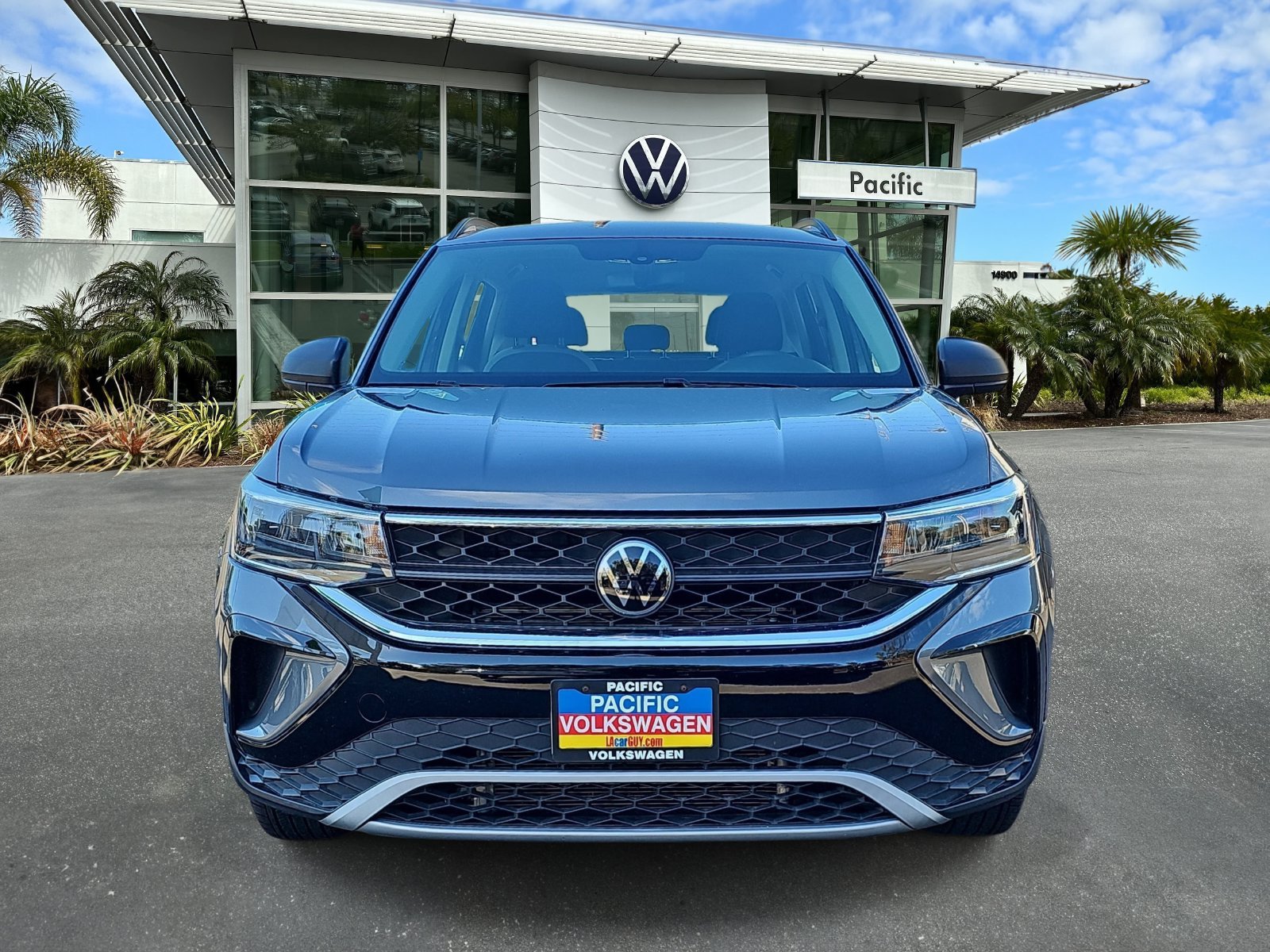 Used 2023 Volkswagen Taos S FWD image 2