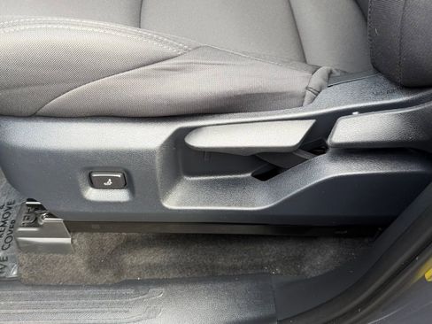 Used 2025 Toyota Tacoma SR5 image 17