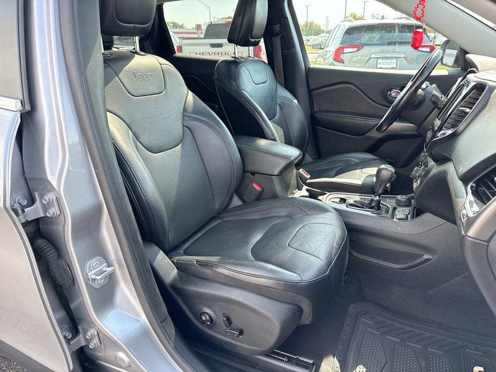 Used 2019 Jeep Cherokee Limited AWD/4WD image 25