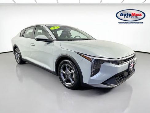 Used 2025 Kia K4 FWD image 1