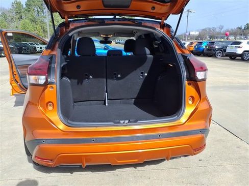 Used 2023 Nissan Kicks SR w/ Interior Electronics Package image 17