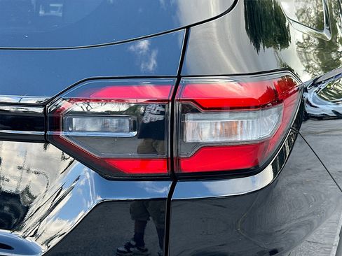 Used 2025 Honda Pilot Black Edition image 34