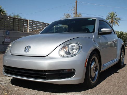 Used 2012 Volkswagen Beetle 2.5 FWD image 16