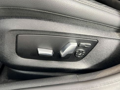 Used 2019 BMW 540i xDrive w/ M Sport Package AWD/4WD image 16