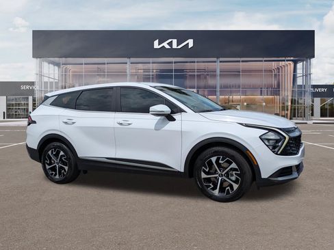 Certified 2023 Kia Sportage EX FWD image 2