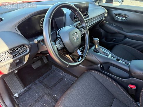 Used 2025 Honda HR-V Sport image 11