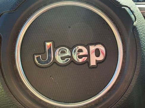 Used 2021 Jeep Wrangler Unlimited Rubicon w/ Dual Top Group AWD/4WD image 12