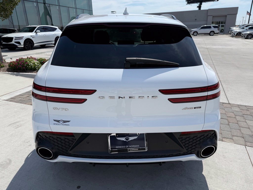 Used 2022 Genesis GV70 3.5T Sport w/ Sport Prestige Package AWD/4WD image 3