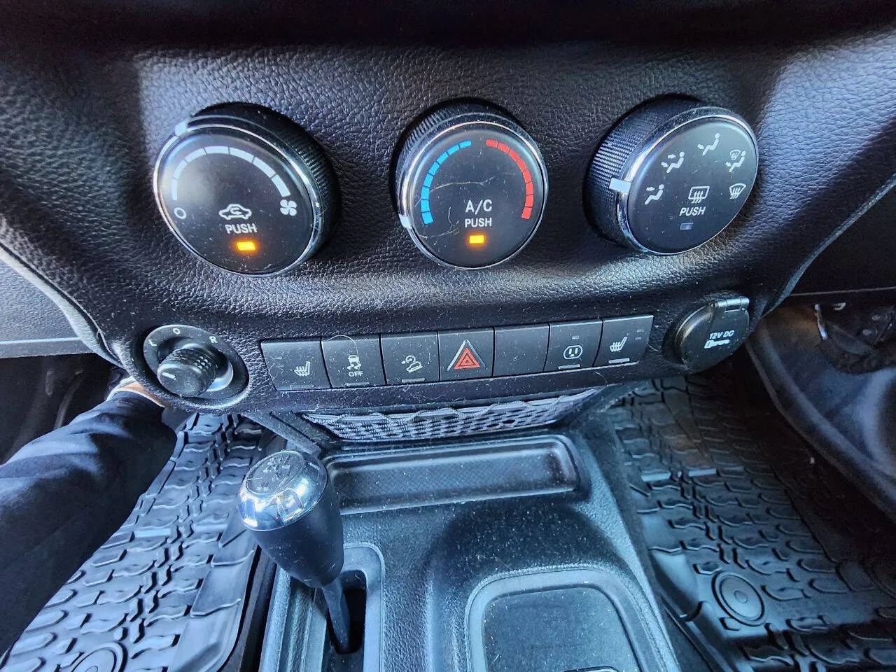 Used 2018 Jeep Wrangler Unlimited Sport AWD/4WD image 20