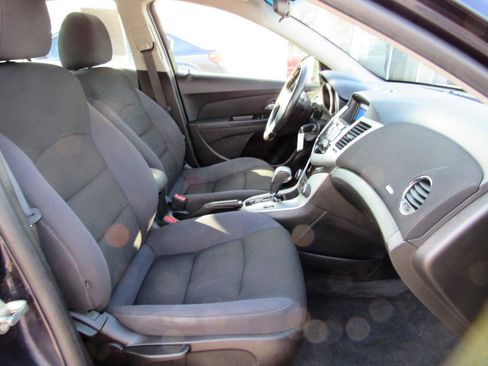 Used 2014 Chevrolet Cruze LT image 6