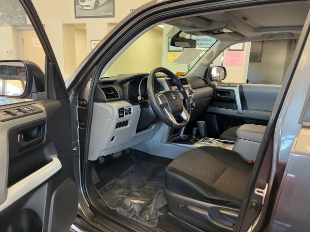 Used 2011 Toyota 4Runner SR5 AWD/4WD image 15