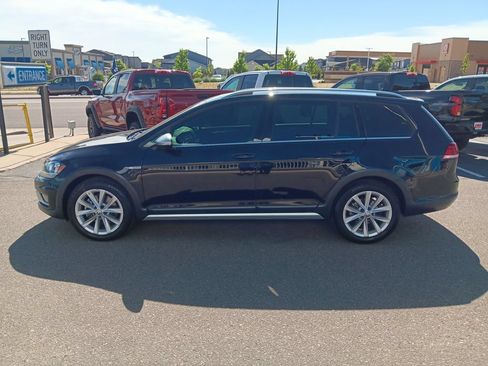 Used 2019 Volkswagen Golf Alltrack S AWD/4WD image 2