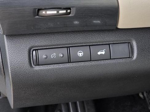 New 2026 Nissan Pathfinder SL w/ SL Premium Package FWD image 21