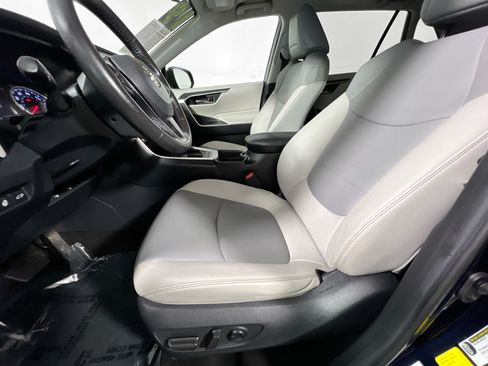 Used 2019 Toyota RAV4 XLE Premium w/ Advanced Technology Package FWD image 15