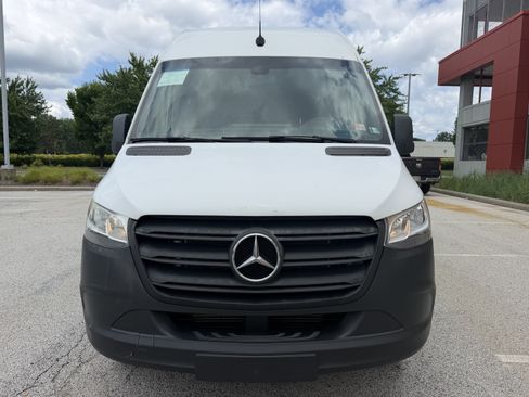 Used 2021 Mercedes-Benz Sprinter 2500 image 10