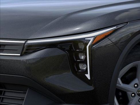 New 2025 Kia K4 LX image 10