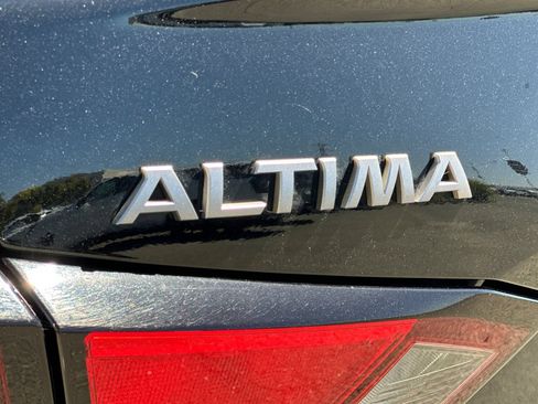Used 2024 Nissan Altima 2.5 SV FWD image 26