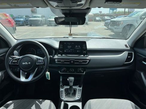 Certified 2022 Kia Seltos LX image 34