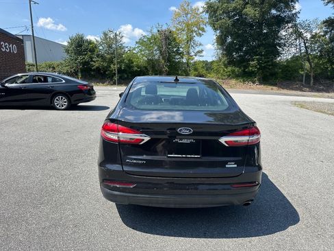 Used 2020 Ford Fusion SE FWD image 6