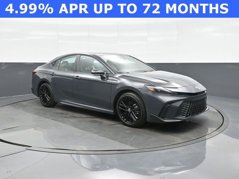 Certified 2025 Toyota Camry SE image 1