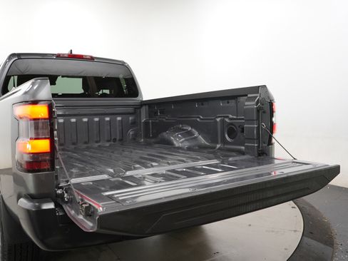 Used 2023 Nissan Frontier S w/ Technology Package AWD/4WD image 14