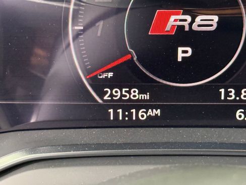 Certified 2021 Audi R8 V10 w/ Premium Package image 21