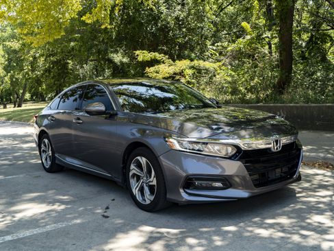 Used 2020 Honda Accord EX-L image 2