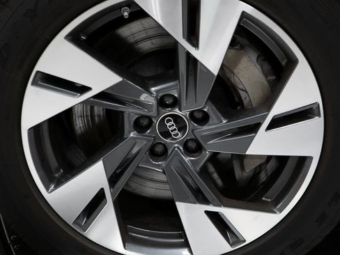 Used 2022 Audi e-tron Premium image 11