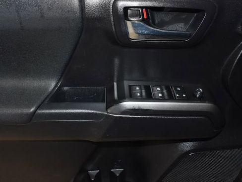 Used 2020 Toyota Tacoma TRD Sport image 28