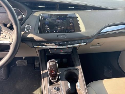 Used 2023 Cadillac XT4 Luxury w/ Driver Awareness Package image 6