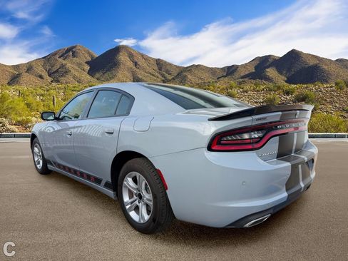 Used 2022 Dodge Charger SXT w/ Leather Interior Group RWD image 3