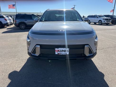 Used 2025 Hyundai Kona SEL image 15