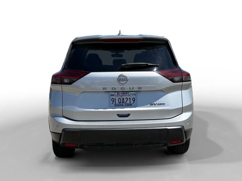 Used 2024 Nissan Rogue SV AWD/4WD image 4