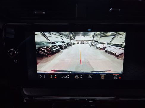 Used 2024 GMC Sierra 2500 AT4 w/ AT4 Preferred Package image 16